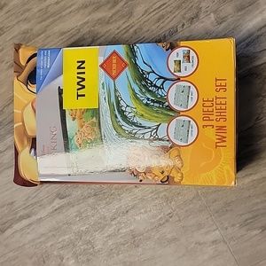 Brand new lion King sheets